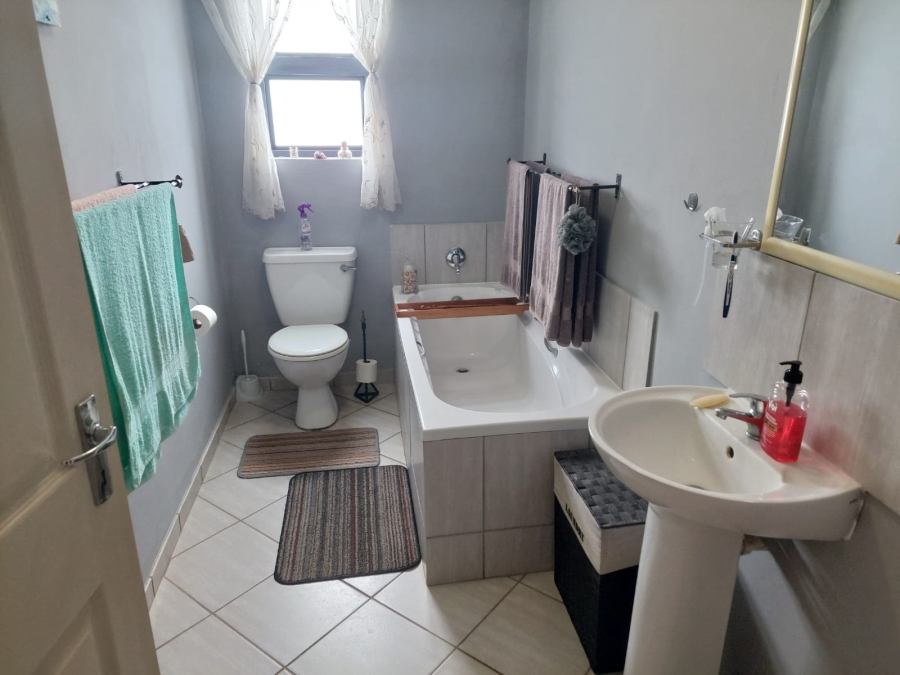 3 Bedroom Property for Sale in Kidds Beach Eastern Cape